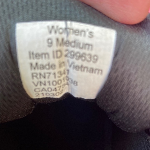 Women’s L.L. Bean Vertigrip Green and Teal Size 9 Medium Sneakers - Picture 9 of 9